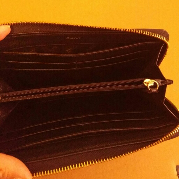 Wallet - Picture 4 of 9